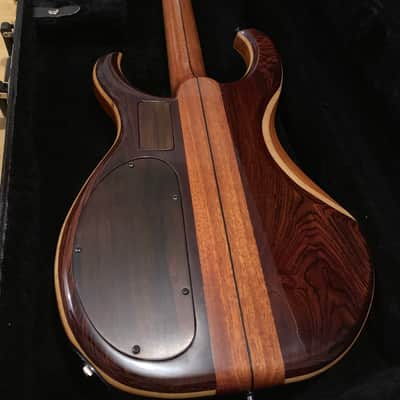 Hoeg Blackknife 2018 Bob Weir image 2