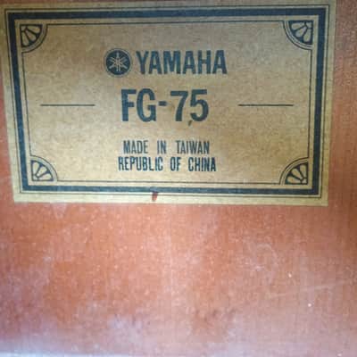 Yamaha FG-75 1973, cool Skull painting, playing great image 2