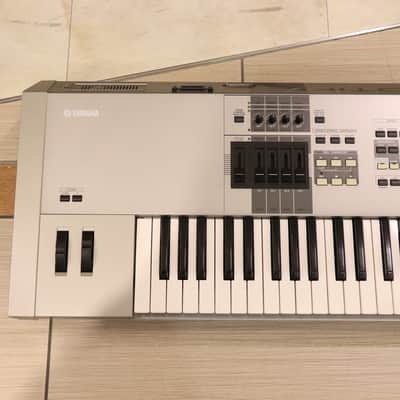 Yamaha Motif 7 Production Synthesizer 2000s Rare image 2