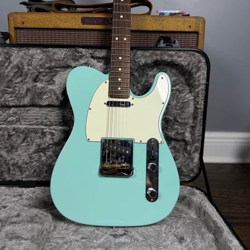 Fender American Professional Telecaster w/ Roasted Maple Neck - Sonic Blue