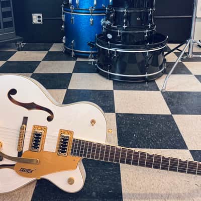 Gretsch G5420TG Electromatic Hollow Body with Bigsby, Gold Hardware 2016 - 2020 White image 3