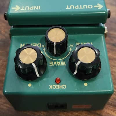Boss TR-2 Tremolo Pedal Silver Label 2000s Taiwan image 9
