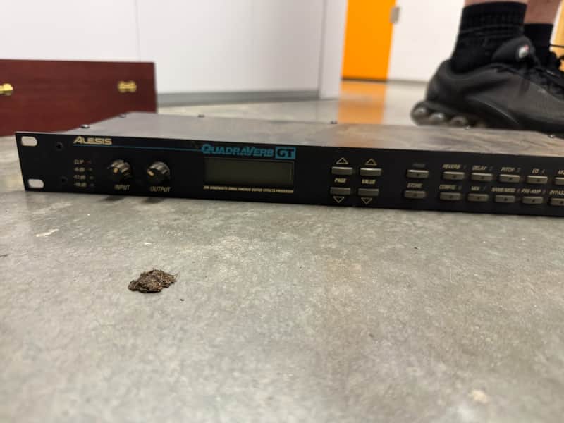 Alesis QuadraVerb GT 20k Bandwidth Simultaneous Guitar Effects Processor 1990s - Black image 1