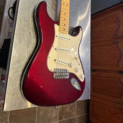 2005 Fender Standard Stratocaster image 2