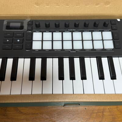Novation Launchkey Mini 37 MKIV MIDI Keyboard image 6