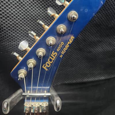 Kramer Focus 1000 Metallic Blue-Plays Amazing-Hard Case-Set Up image 4