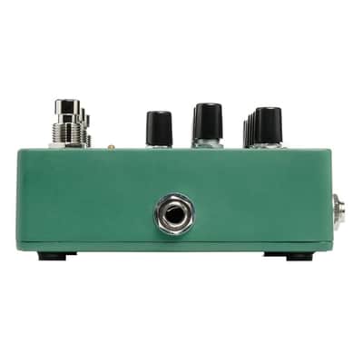 Electro-Harmonix Tri Parallel Mixer Effects Loop Mixer or Switcher Pedal for Powerful Effects Creation and Mixing Hub image 4