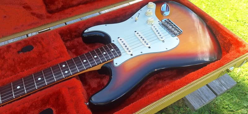 Fender American Vintage '62 Stratocaster 1990s | Reverb Canada