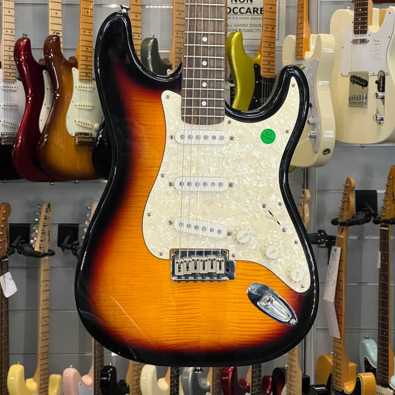 Squier Stratocaster Standard Flamed Maple Sunburst + Bag image 1