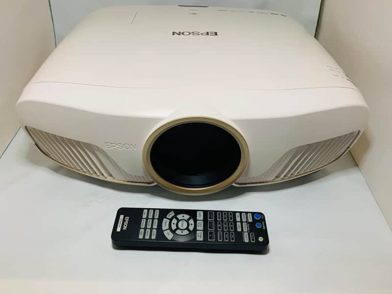 Epson Home Cinema 5050UB 4K Pro-UHD Projector image 1