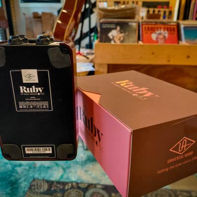 Universal Audio UAFX Ruby '63 Top Boost Amplifier pedal - w/box image 3