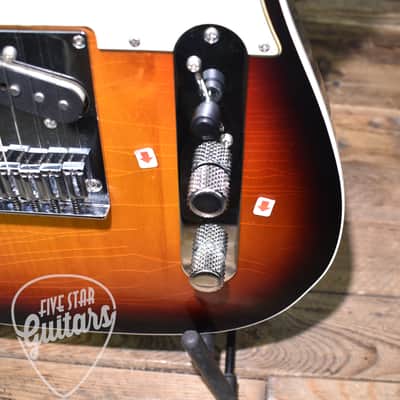 Pre-Owned Fender American Ultra Luxe Vintage '60s Custom Telecaster - 3-Color Sunburst with Hardshell Case image 17