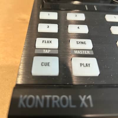 Native Instruments Traktor Kontrol X1 2010s - Black image 8