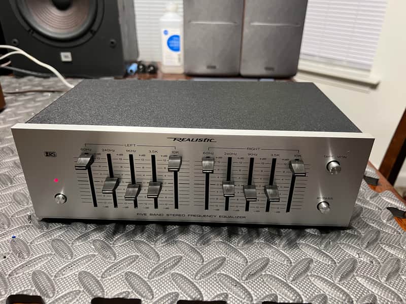Realistic 31-1988 5-band Stereo Equalizer serviced image 1