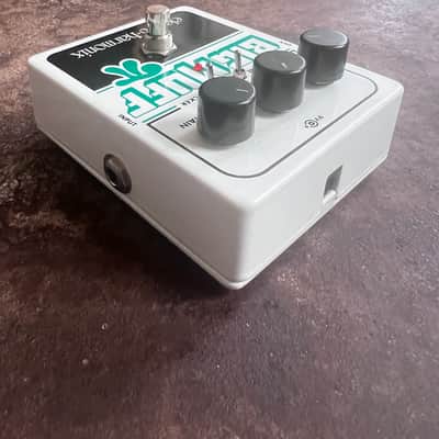 Electro-Harmonix Big Muff Pi with Tone Wicker Distortion / Sustainer 2008 - Present - White / Black / Green image 2