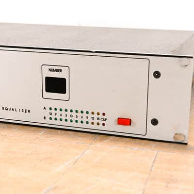 Klark Teknik DN3601 Programmable Slave Graphic Equalizer CG01XRV image 2