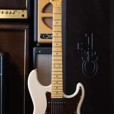 G&L Legacy 2022 - White Blonde W/ OHSC Excellent Condition image 3