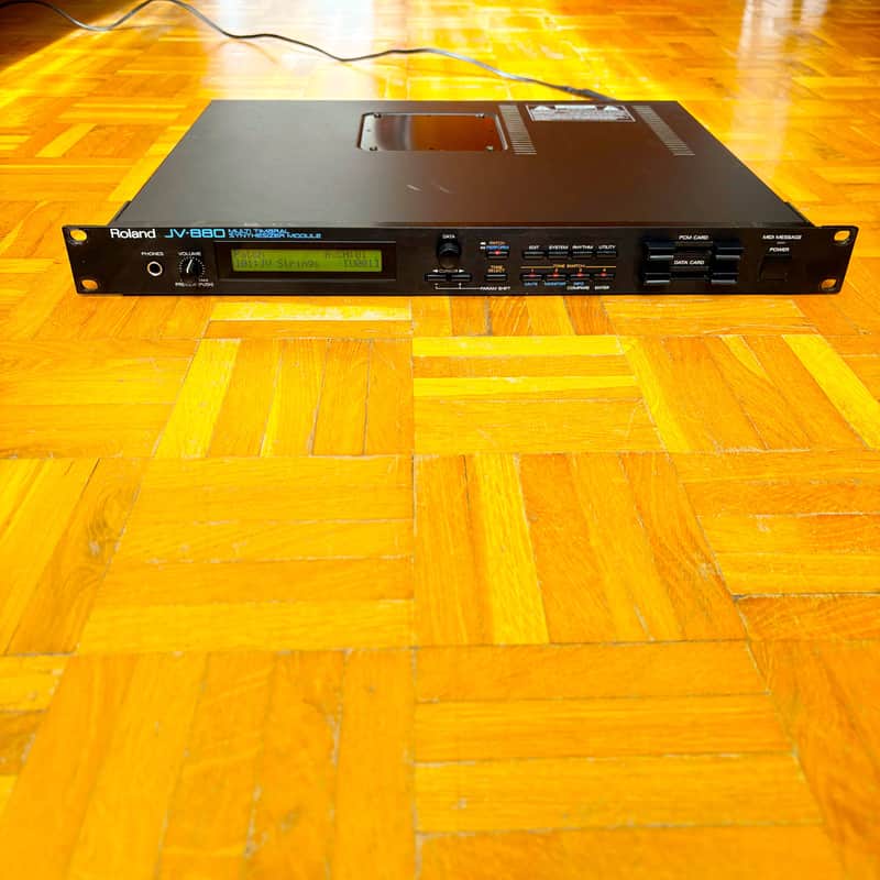 Roland JV-880 Multi Timbral Synthesizer Module | Reverb