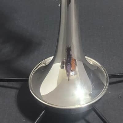 Vintage King Sliver Flair 1055T Professional Trumpet, Mouthpiece and Original Hard Case 1970-1975 - Silver plated image 4