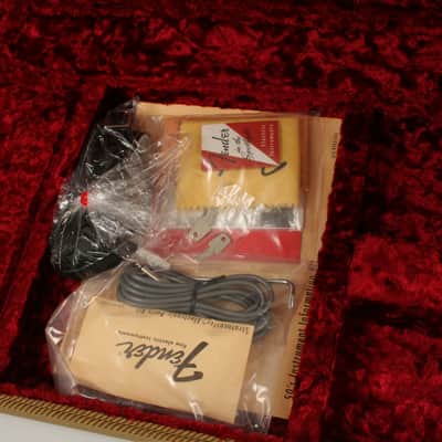 Fender 70th Anniversary American Vintage II 1954 Stratocaster Maple Fingerboard 2-Color Sunburst V704218 image 12