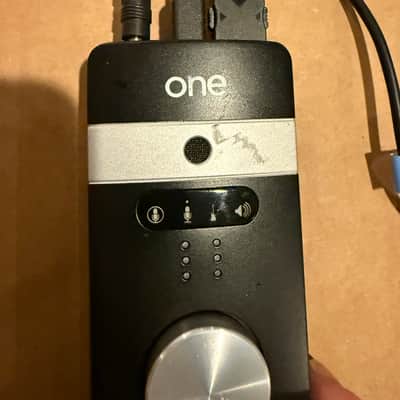 Apogee ONE 2x2 24-Bit 96kHz USB Audio Interface for iOS and Mac 2010s - Black with Silver Stripe image 4