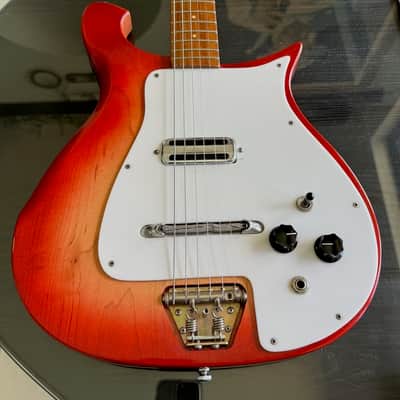 Rickenbacker 425 1967 - a very rare & stunning Fireglo 425 w/a cool factory Boyd Vibrato ! image 10