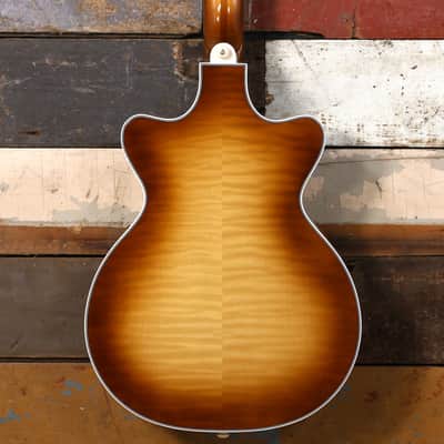 Hofner 500/2 Double-Cut Club Bass Sunburst image 4