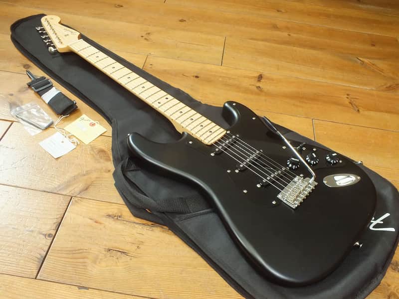 Fender Stratocaster Hybrid II Blackout Limited Edition Japan 2022
