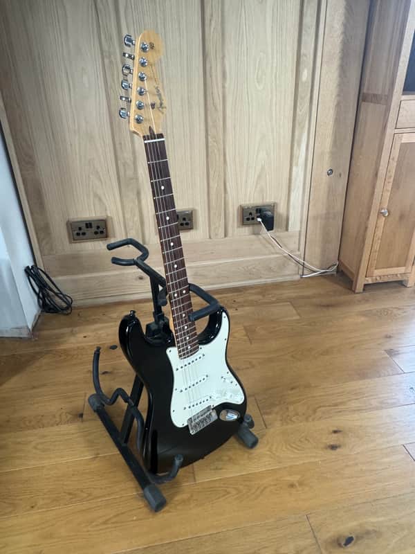 Fender Stratocaster 2011 - Black image 1