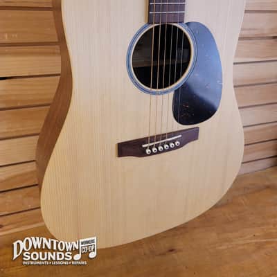Martin D-X2E A/E Dreanought Guitar with Martin Soft Shell Case - Figured Mahogany Pattern Bild 3
