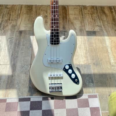 Squier Classic Vibe '60s Jazz Bass 2009 - 2014 - Olympic White image 3