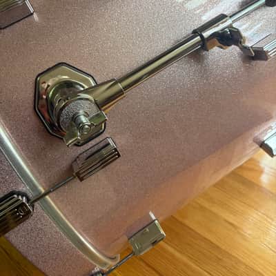 (Video) WFLIII 22x16 Bass Drum Generations 6-Ply Mahogany-Maple Champagne Sparkle Lacquer image 6