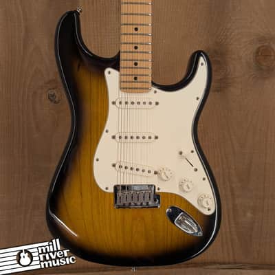 Fender American Standard Stratocaster 2001 – Original Hardshell Case – Used Very Good image 1