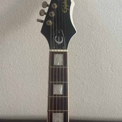1960's reissue Epiphone Limited Custom Shop Wilshire in Vintage alpine white image 3