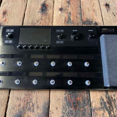 Line 6 Helix Floor Guitar Multi Effects Processor & Line 6 Helix Backpack image 2