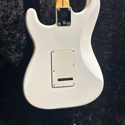 Fender Player Stratocaster Maple Fretboard 2018 Polar White MIM Electric Guitar image 14