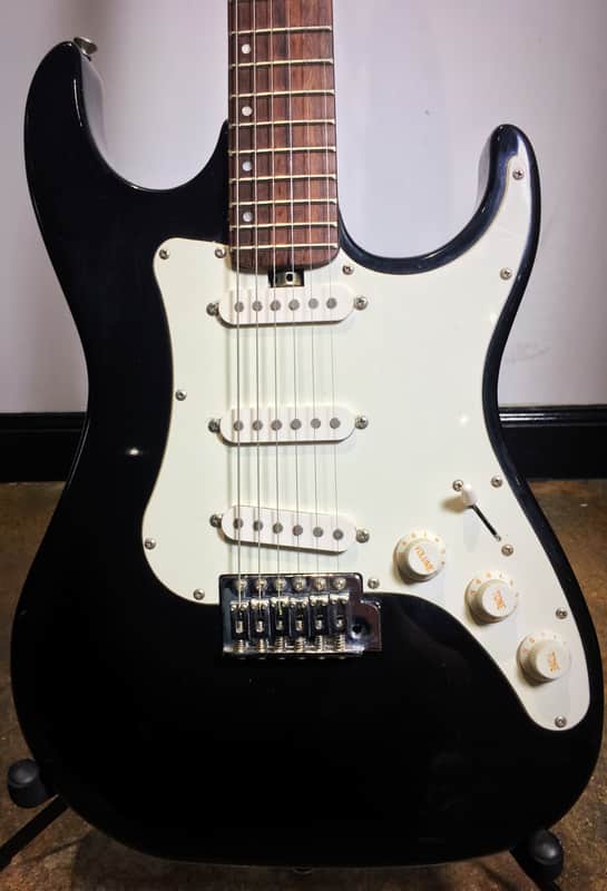 Lyon by Washburn Strat Black image 1