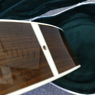 Martin 000-28 Sunburst Mint Condition w/original case image 13