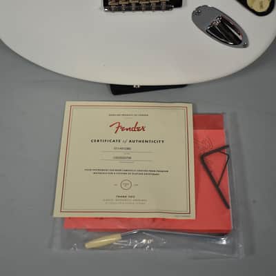 2022 Fender American Performer Stratocaster Arctic White Finish w/Bag image 4