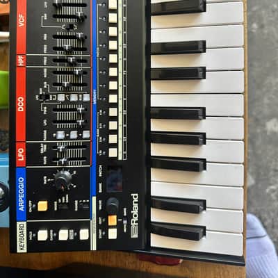 Roland JU-06A Boutique Series Synthesizer Module with K-25m Keyboard 2019 - Present - Black