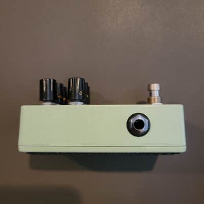 Malekko Sneak Attack Analog VCA Guitar Effects Pedal 2010s - Pale Green/Yellow Graphic image 5