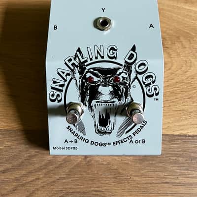 Snarling Dogs Crossroads ABY Splitter Footswitch SDP05 2009-2012 - Grey image 2