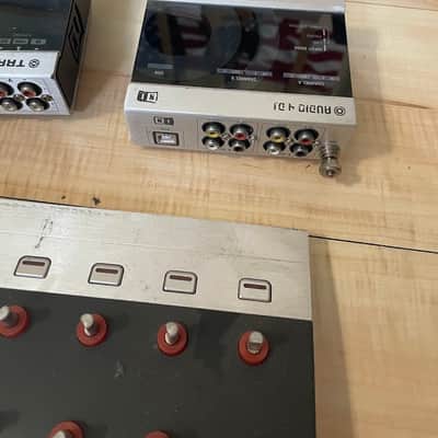 Lot of Native Instruments Traktor Audio 10 Audio 8 DJ Audio 4DJ image 10