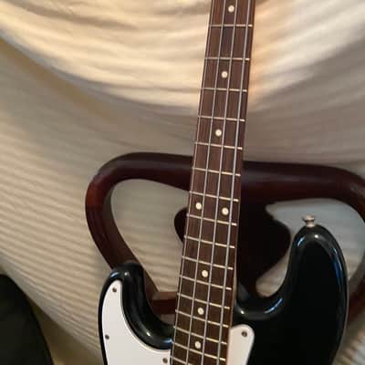 fender squirer p bass guitar left handed 1997 black image 3