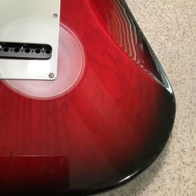 G&L Legacy USA 2002 - Redburst image 9