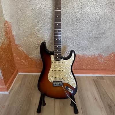 Fender Stratocaster Plus Deluxe 1997 - Sunburst image 1