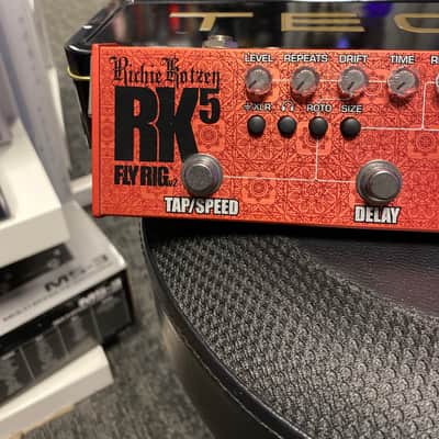 Tech 21 Richie Kotzen RK5 V2 Signature Fly Rig 2019 - Red image 2