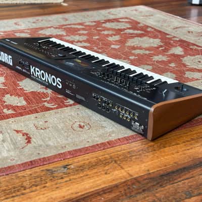 KORG Kronos 2 61-Key Workstation w/Gator Case image 3