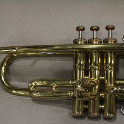 A York Bb Trumpet Model Custom 1942 in a Hard Case & Real Nice   # 1 T image 7