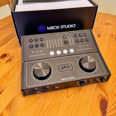 Avid MBox Studio 21x22 USB-C Audio Interface 2022 - Present - Black image 6